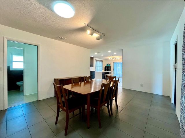 1945 68TH AVENUE S, St Petersburg, FL 33712