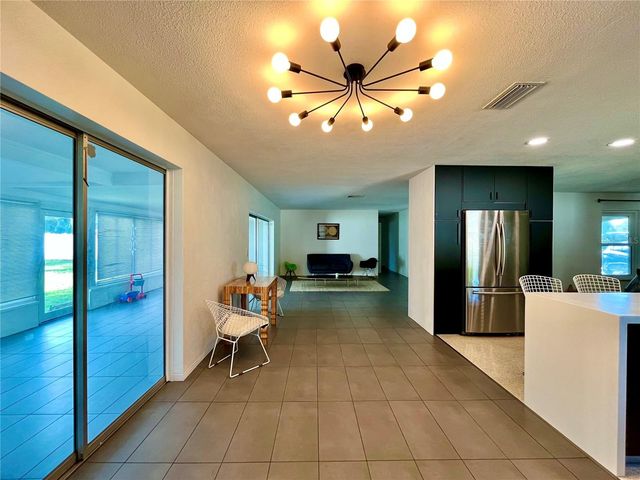 1945 68TH AVENUE S, St Petersburg, FL 33712