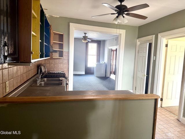 3256 6th Avenue, Troy, NY 12180