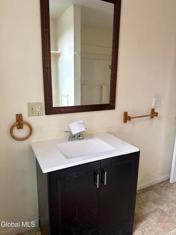 3256 6th Avenue, Troy, NY 12180