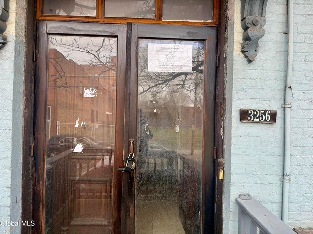 3256 6th Avenue, Troy, NY 12180