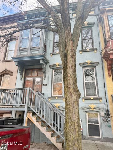 3256 6th Avenue, Troy, NY 12180