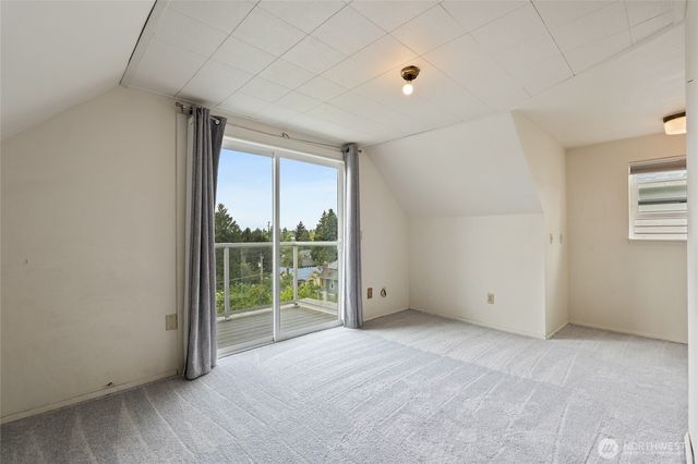 6737 Sycamore Avenue NW, Seattle, WA 98117