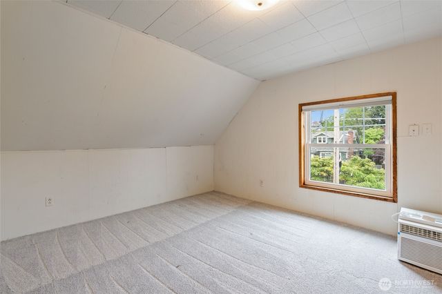 6737 Sycamore Avenue NW, Seattle, WA 98117