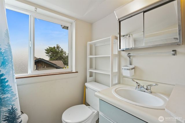 6737 Sycamore Avenue NW, Seattle, WA 98117