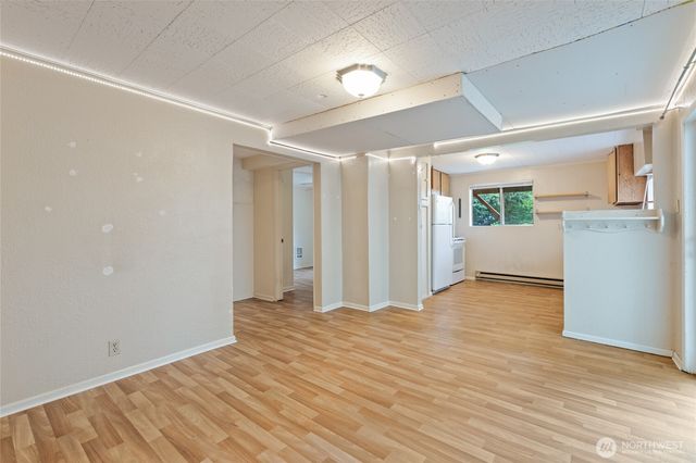 6737 Sycamore Avenue NW, Seattle, WA 98117