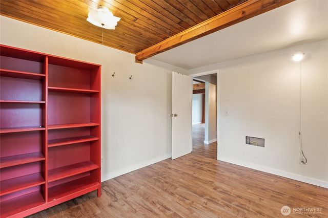 6737 Sycamore Avenue NW, Seattle, WA 98117