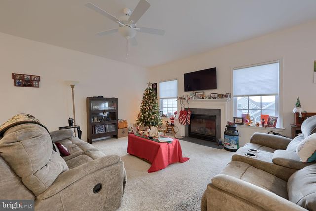 423 VALOR DR, Lititz, PA 17543