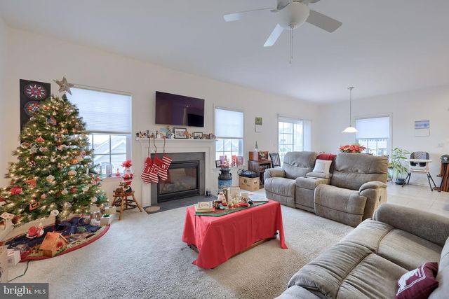 423 VALOR DR, Lititz, PA 17543