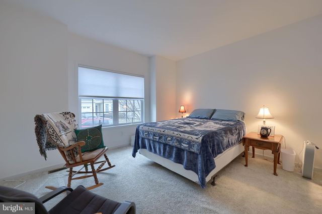 423 VALOR DR, Lititz, PA 17543