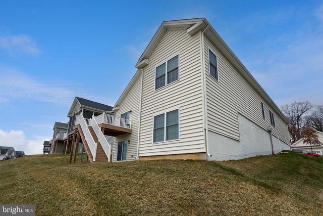 423 VALOR DR, Lititz, PA 17543