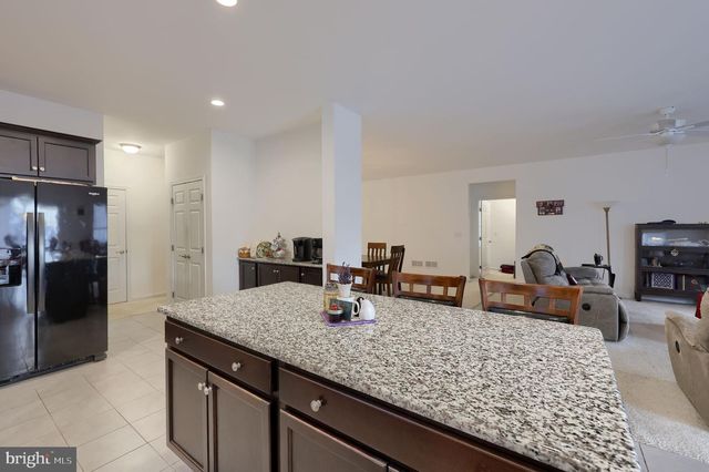 423 VALOR DR, Lititz, PA 17543