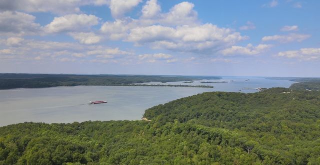 67 Overlook Trl, Stewart, TN 37175