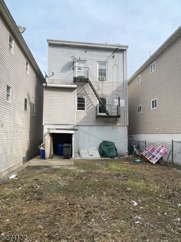 83 4th St, Passaic City, NJ 07055