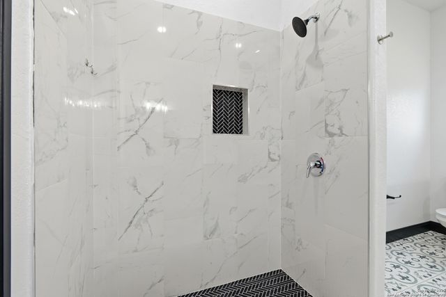 128 Hidden Ranch Ct., Floresville, TX 78114