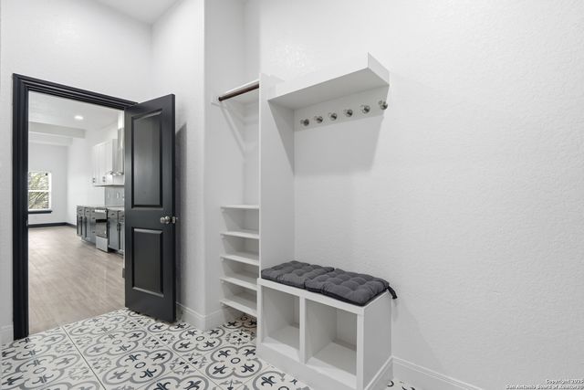 128 Hidden Ranch Ct., Floresville, TX 78114