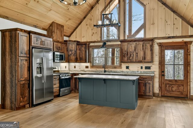 191 Bent Wood Lane, Blue Ridge, GA 30513