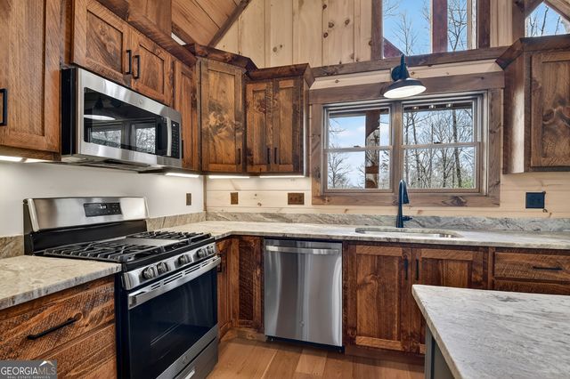 191 Bent Wood Lane, Blue Ridge, GA 30513