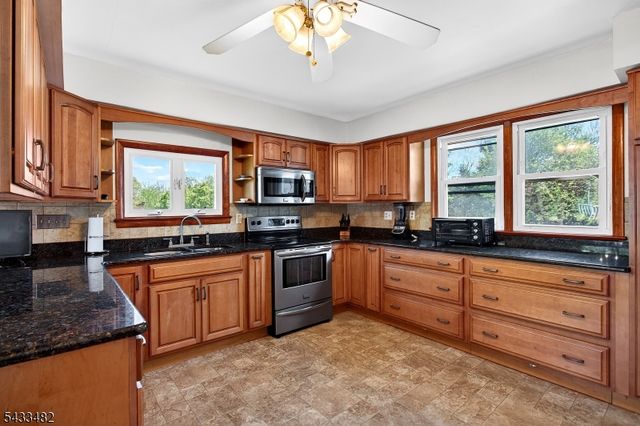 127 Hillcrest Rd, Readington Twp., NJ 08822