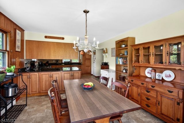 127 Hillcrest Rd, Readington Twp., NJ 08822