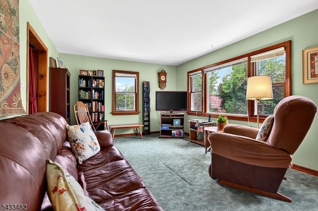 127 Hillcrest Rd, Readington Twp., NJ 08822