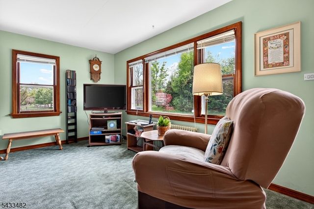 127 Hillcrest Rd, Readington Twp., NJ 08822