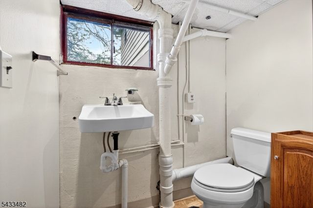 127 Hillcrest Rd, Readington Twp., NJ 08822