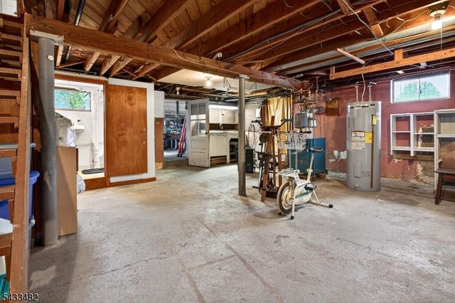 127 Hillcrest Rd, Readington Twp., NJ 08822