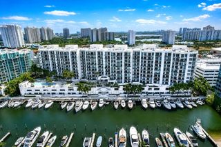 3029 NE 188th St 819, Aventura, FL 33180