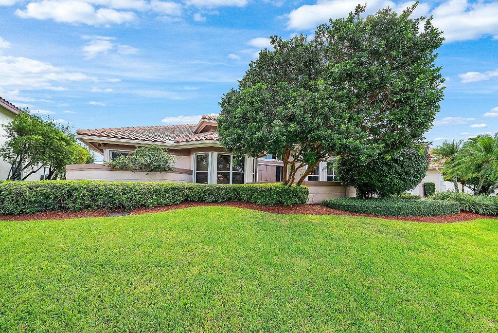 Image 6 of property listing at 7142 Montrico Drive, Boca Raton, FL 33433