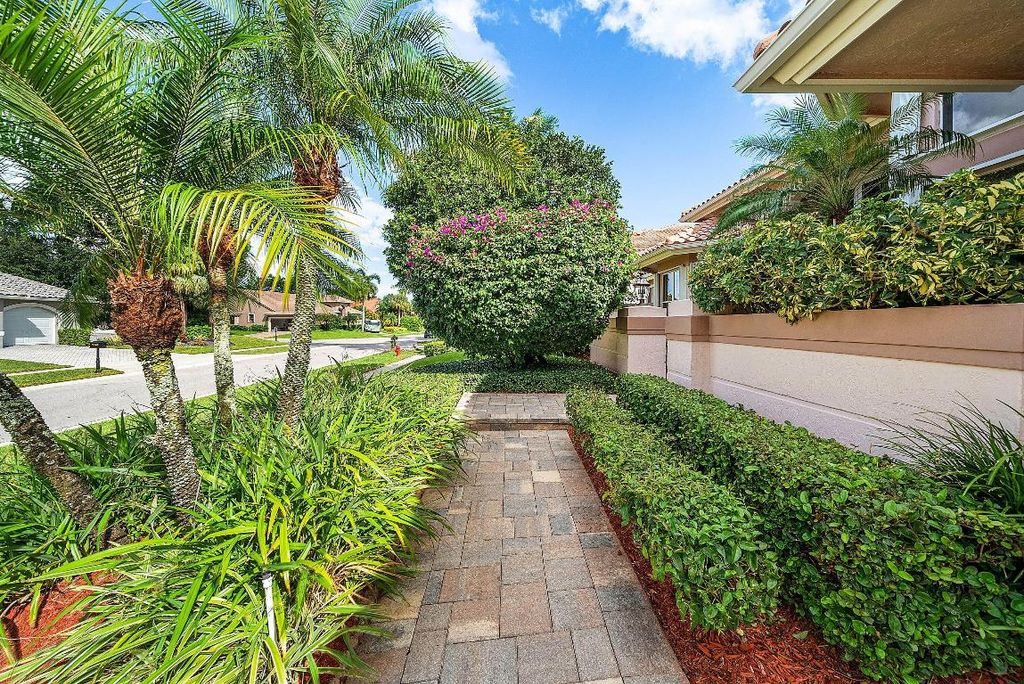 Image 7 of property listing at 7142 Montrico Drive, Boca Raton, FL 33433