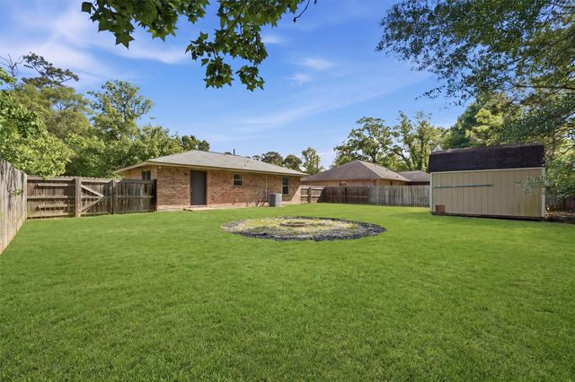 1300 E Hanson Street, Cleveland, TX 77327