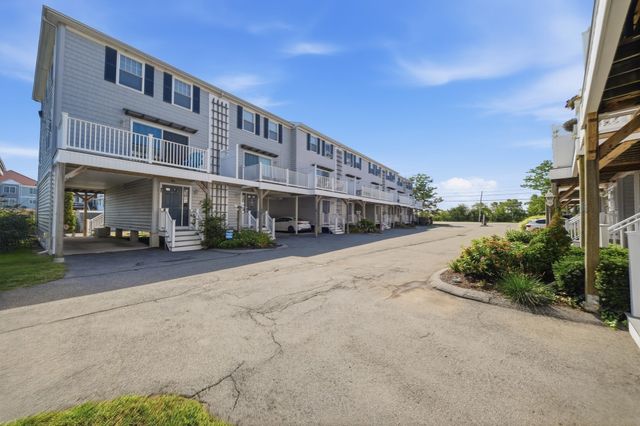 219 Beach Rd 15, Salisbury, MA 01952