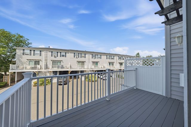 219 Beach Rd 15, Salisbury, MA 01952
