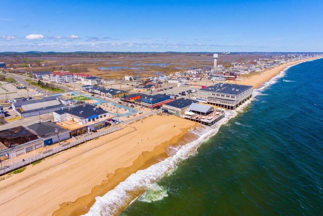 219 Beach Rd 15, Salisbury, MA 01952