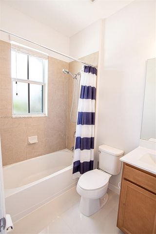 132 SE 28th Pl 7, Homestead, FL 33033