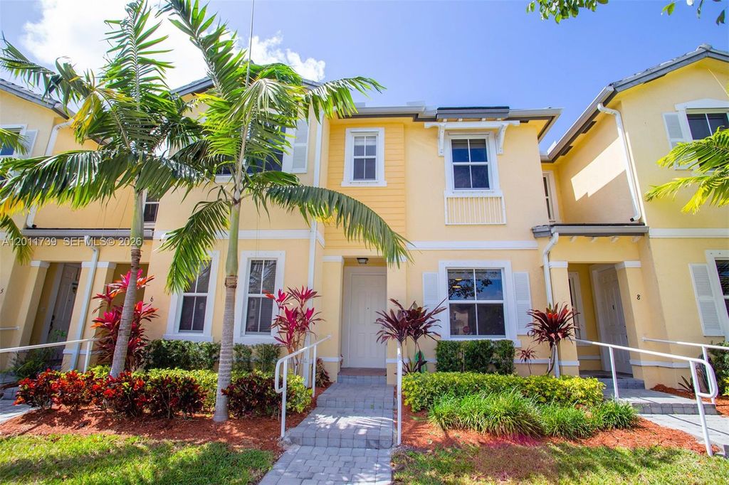132 SE 28th Pl 7, Homestead, FL 33033