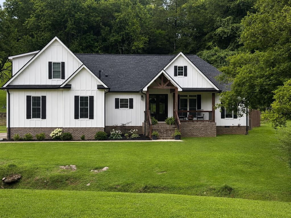 451 William Whitworth RD, Pulaski, TN 38478