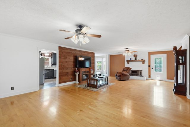 831 Osborne Ln, Murfreesboro, TN 37130