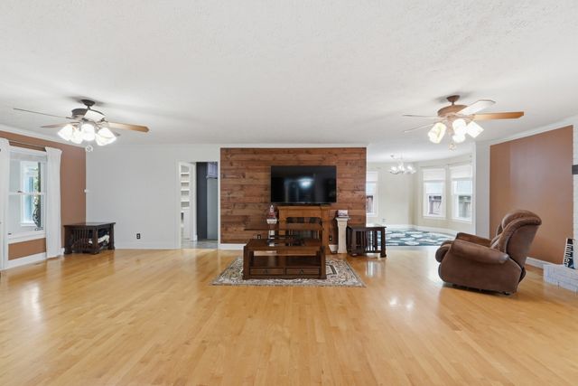 831 Osborne Ln, Murfreesboro, TN 37130