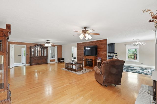 831 Osborne Ln, Murfreesboro, TN 37130