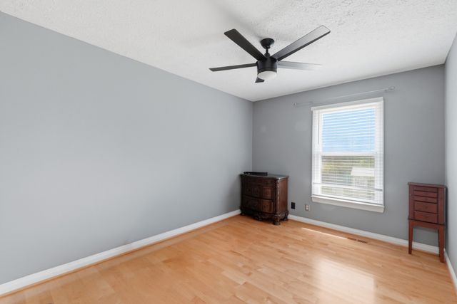 831 Osborne Ln, Murfreesboro, TN 37130