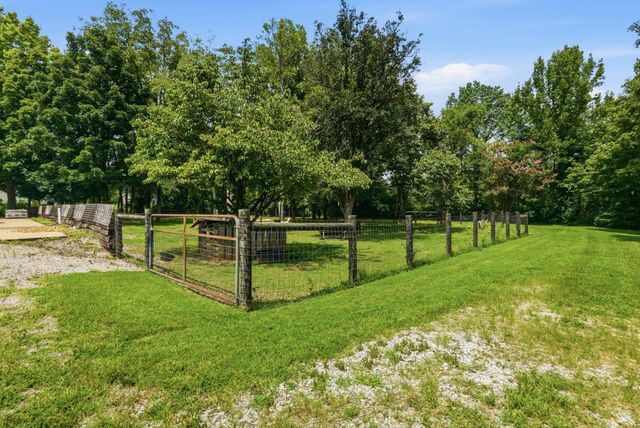 831 Osborne Ln, Murfreesboro, TN 37130