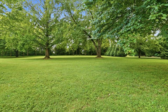 831 Osborne Ln, Murfreesboro, TN 37130