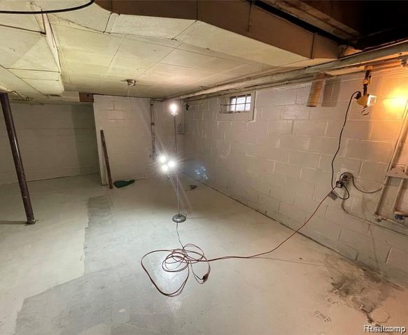 19408 Goulburn Street, Detroit, MI 48205