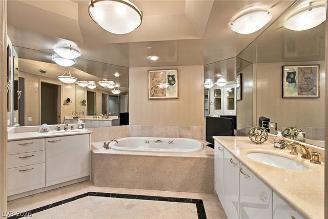 2747 Paradise Road 1205, Las Vegas, NV 89109