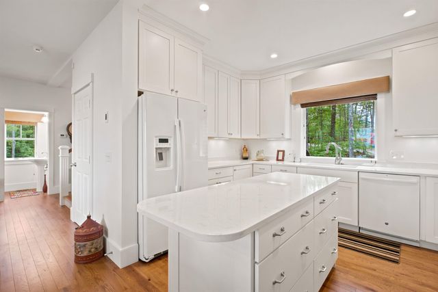 5 Peaked Hill Road, Ashland, NH 03217
