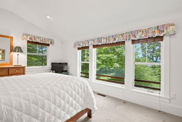 5 Peaked Hill Road, Ashland, NH 03217