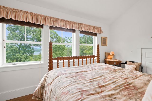 5 Peaked Hill Road, Ashland, NH 03217