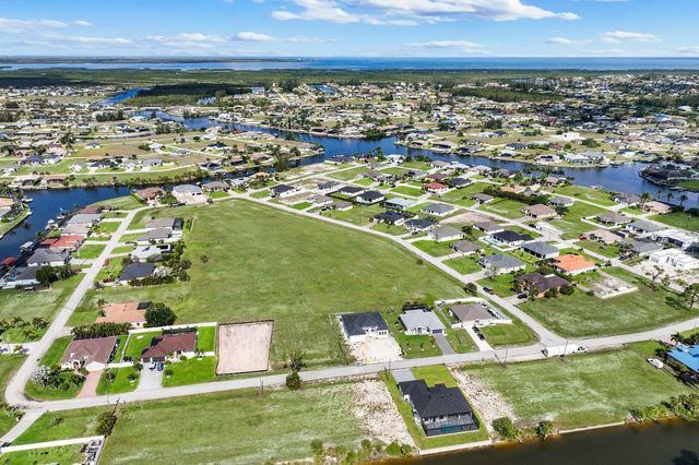 1925 NW 34th Place, Cape Coral, FL 33993